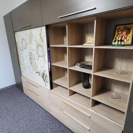 Apartament Navi Onesti Εξωτερικό φωτογραφία